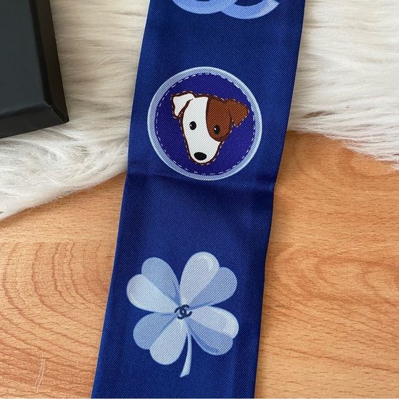 CHANEL Bandeau Silk Twill Scarf - Picture 4 of 14